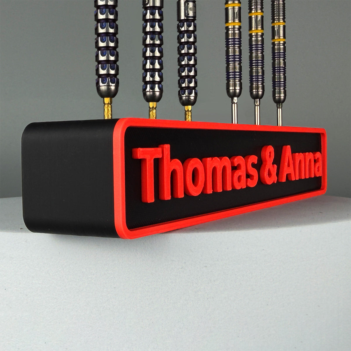 Dart-Halter YOUR 6 – personalisierbarer Dart-Halter für 6 Darts